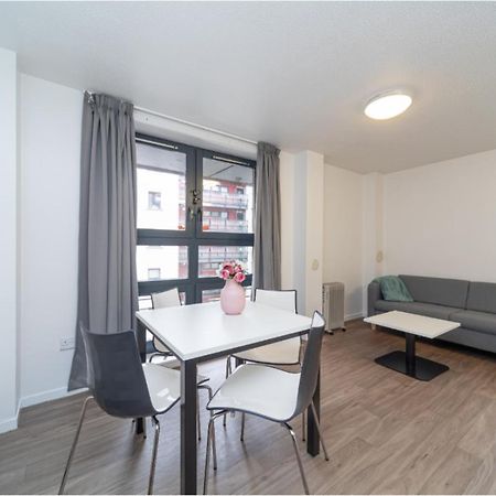 Joivy Affordable 3,4,5 And 12 Bed Private Flats Next To Royal Mile (Adults Only) Apartment เอดินบะระ ภายนอก รูปภาพ