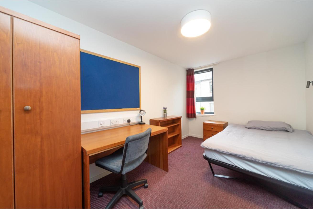 Joivy Affordable 3,4,5 And 12 Bed Private Flats Next To Royal Mile (Adults Only) Apartment เอดินบะระ ภายนอก รูปภาพ