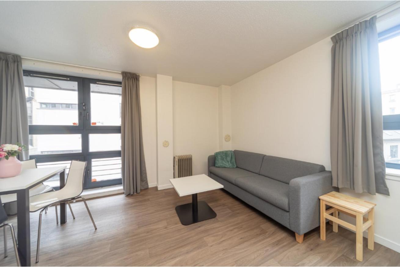 Joivy Affordable 3,4,5 And 12 Bed Private Flats Next To Royal Mile (Adults Only) Apartment เอดินบะระ ภายนอก รูปภาพ