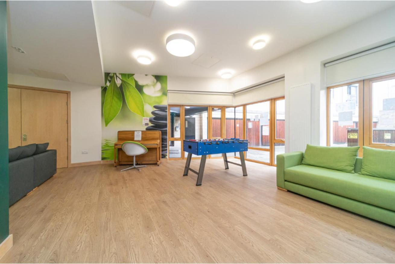Joivy Affordable 3,4,5 And 12 Bed Private Flats Next To Royal Mile (Adults Only) Apartment เอดินบะระ ภายนอก รูปภาพ