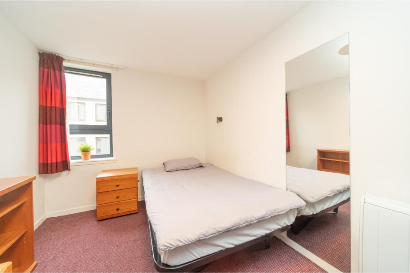 Joivy Affordable 3,4,5 And 12 Bed Private Flats Next To Royal Mile (Adults Only) Apartment เอดินบะระ ภายนอก รูปภาพ