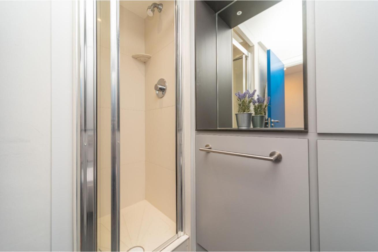 Joivy Affordable 3,4,5 And 12 Bed Private Flats Next To Royal Mile (Adults Only) Apartment เอดินบะระ ภายนอก รูปภาพ